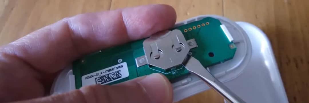 Jak skutecznie wymienić baterie w pilocie NC+ bez problemów